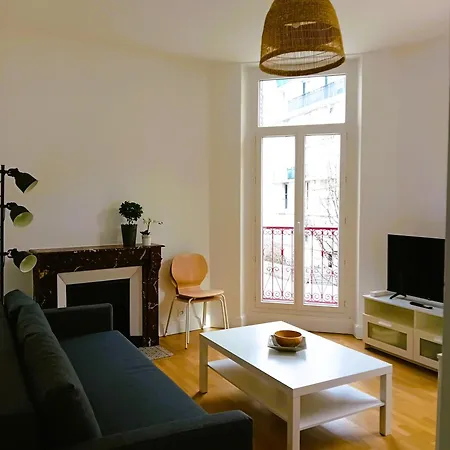 102 - Rénové Avec Grand Salon Et 1 - Tram Et Clinique Mutualiste à 1 Min Grenoble