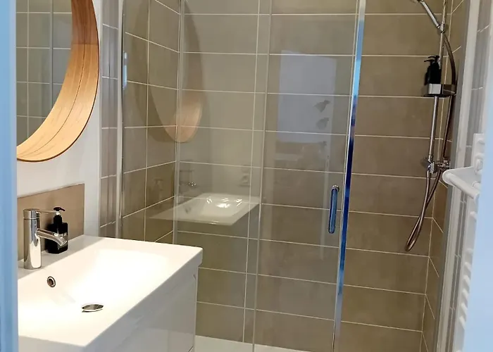 Appartement 102 - Rénové Avec Grand Salon Et 1 - Tram Et Clinique Mutualiste à 1 Min